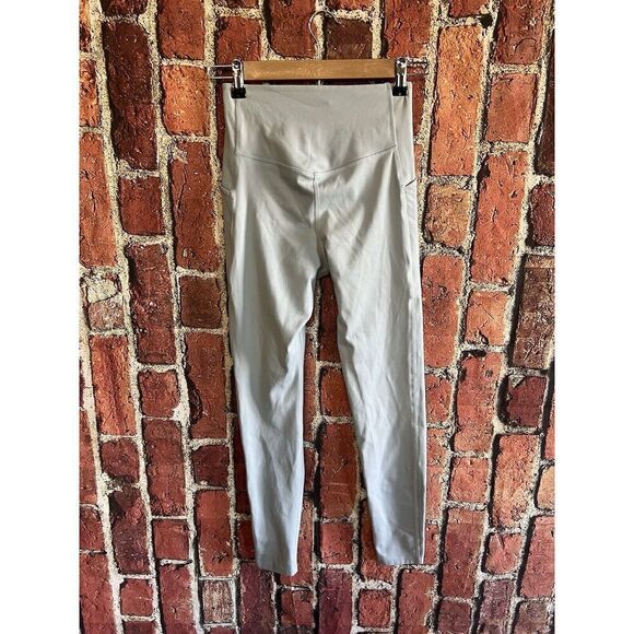 Girlfriend Collective Womens Light Blue Cropped Leggings w/ Pockets Size Small - Picture 2 of 3